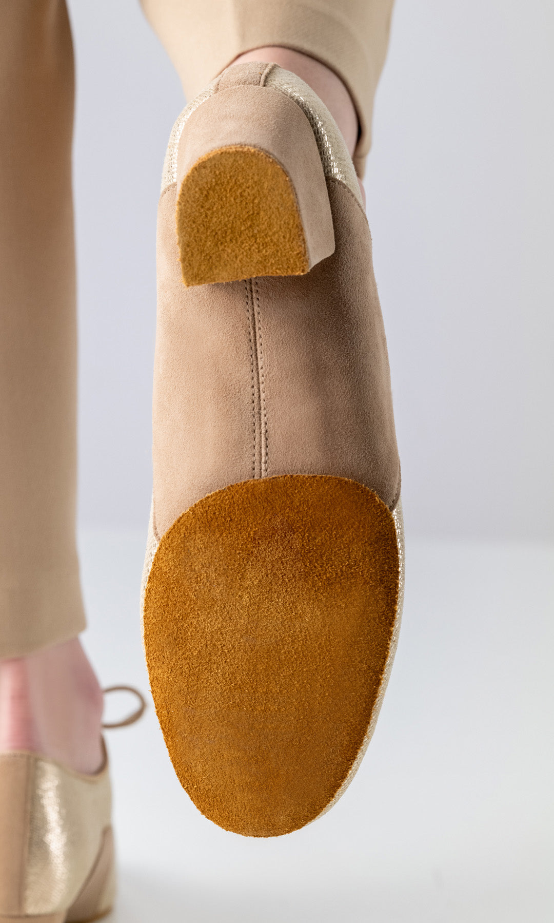 Anna Kern Brienne bedrucktes Leder / Velourleder